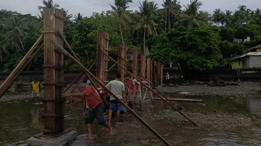 Dana Desa 2025: Tanah Rata Bangun Tambatan Perahu Tahap Pertama Sepanjang 50 Meter