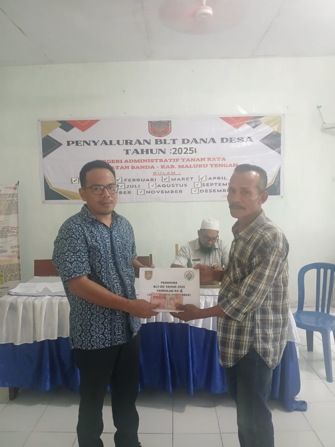 Penyaluran BLT Dana Desa Triwulan ke-4 Rp 900.000 Tahun 2025 Untuk 28 Keluarga: Wujud Kepedulian Pemerintah Negeri Tanah Rata kepada Warga