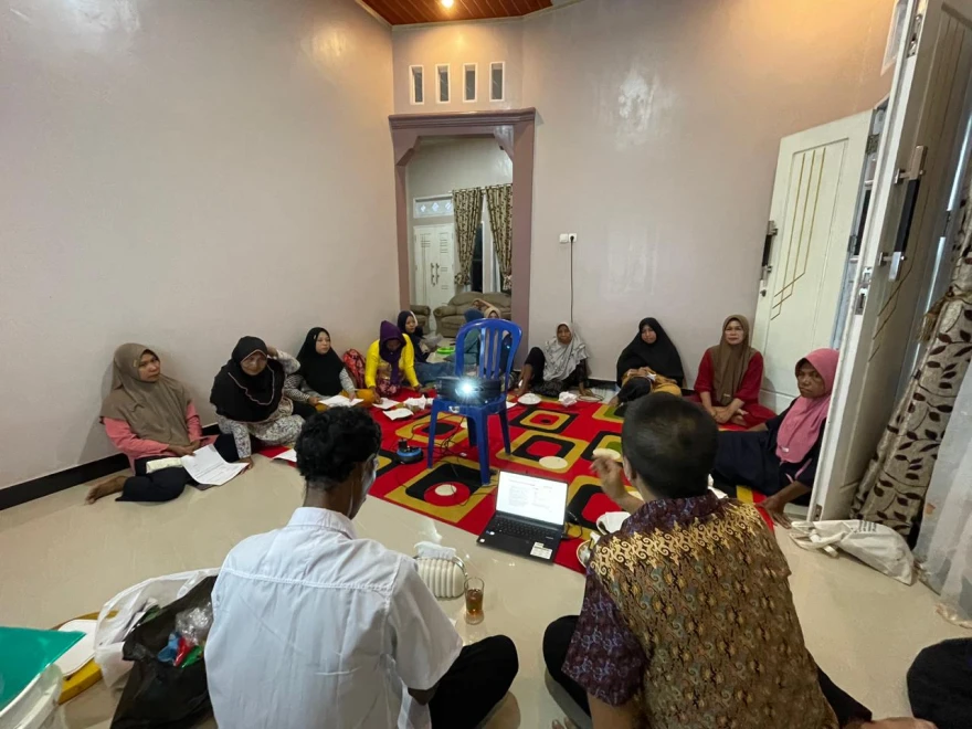 Dorong Kesadaran Lingkungan dari Rumah BINTARI Bangun Kesadaran Kelola Sampah di RT 01 Negeri Administratif Tanah Rata