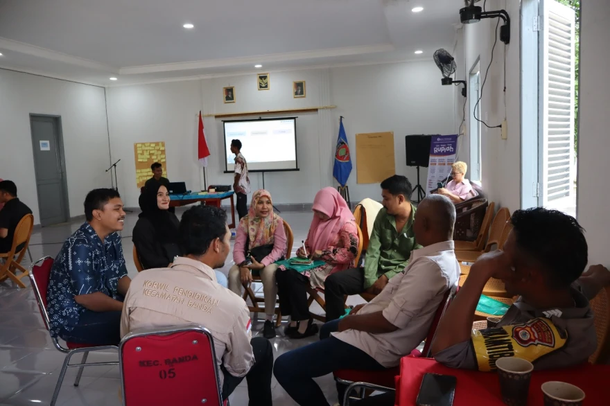 WORKSHOP SBCC DAN GEDSI: Membangun Kesadaran Bersama untuk Pengelolaan Sampah yang Lebih Baik di Banda Neira