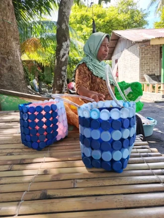 Karya Seni warga Tanah Rata